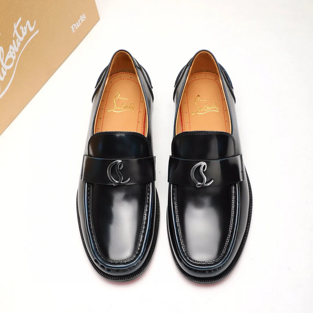 Batch 1,080 yuan 💰••New real shots••CL～High-end men’s 👔casual•loafers with red soles! ••🆑Genuine and top-quality goods from original orders ••✅💯 Purchase goods from top-quality original orders! Original imported patterned cowhide ➕Imported cowhide lining ➕Cowhide feet ➕Original leather outsole~🉑️Feel free to compare the authentic ones! Size: 38-44 (45.46.47 can be customized)